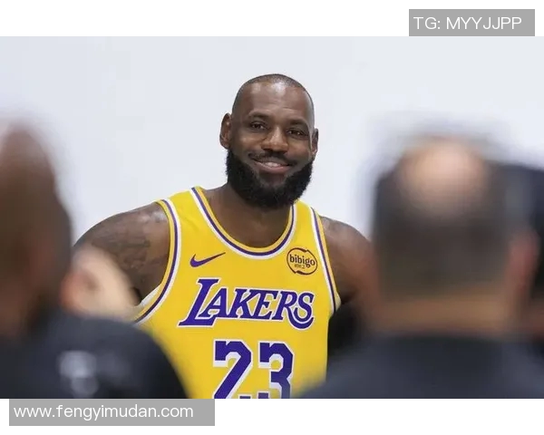 湖人公布明星球员受伤消息，疑似缺席季后赛引发球迷关注