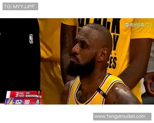 湖人队大胜开拓者，继续领跑西部