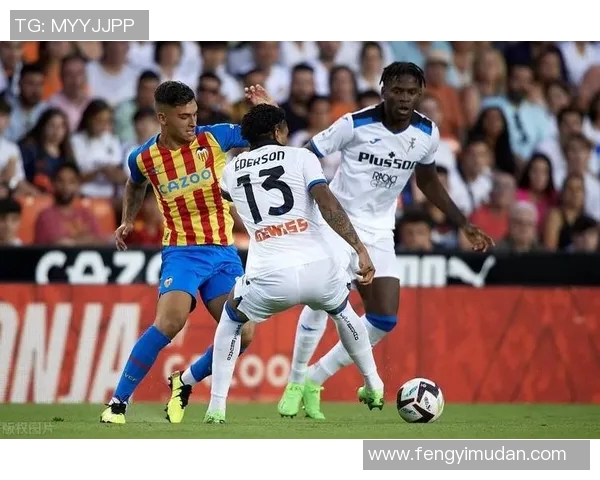 皇马官方宣布兹尼达内出任新主帅，西甲豪门大换血！