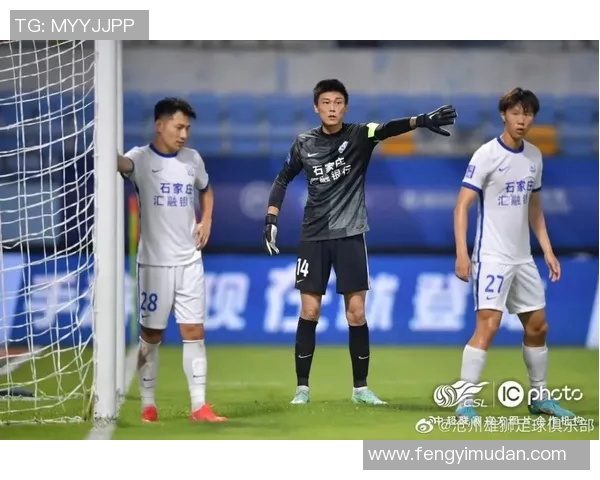 鲁能足球：比赛实录、球员动态与赛季回顾